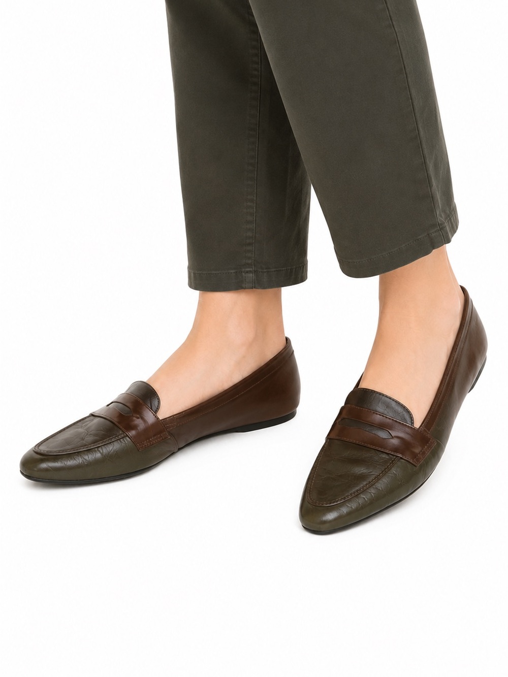Size 8.5 Women’s Vintage Nine West Brown Leather Penny Loafers Made in Brazil